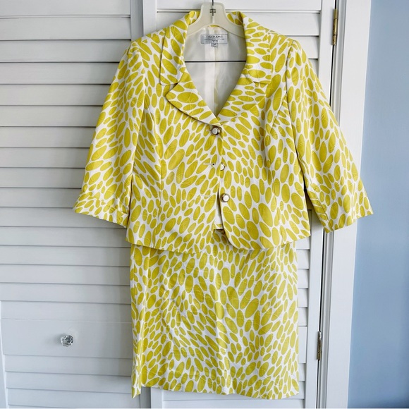 Womens 2 Piece Suit (Blazer & Pencil Skirt) Size 12 Petite - Picture 1 of 9